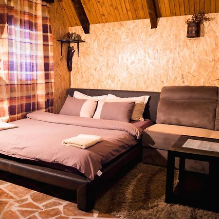Detached House Milivoje Hotel Poscenje Ngoại thất bức ảnh