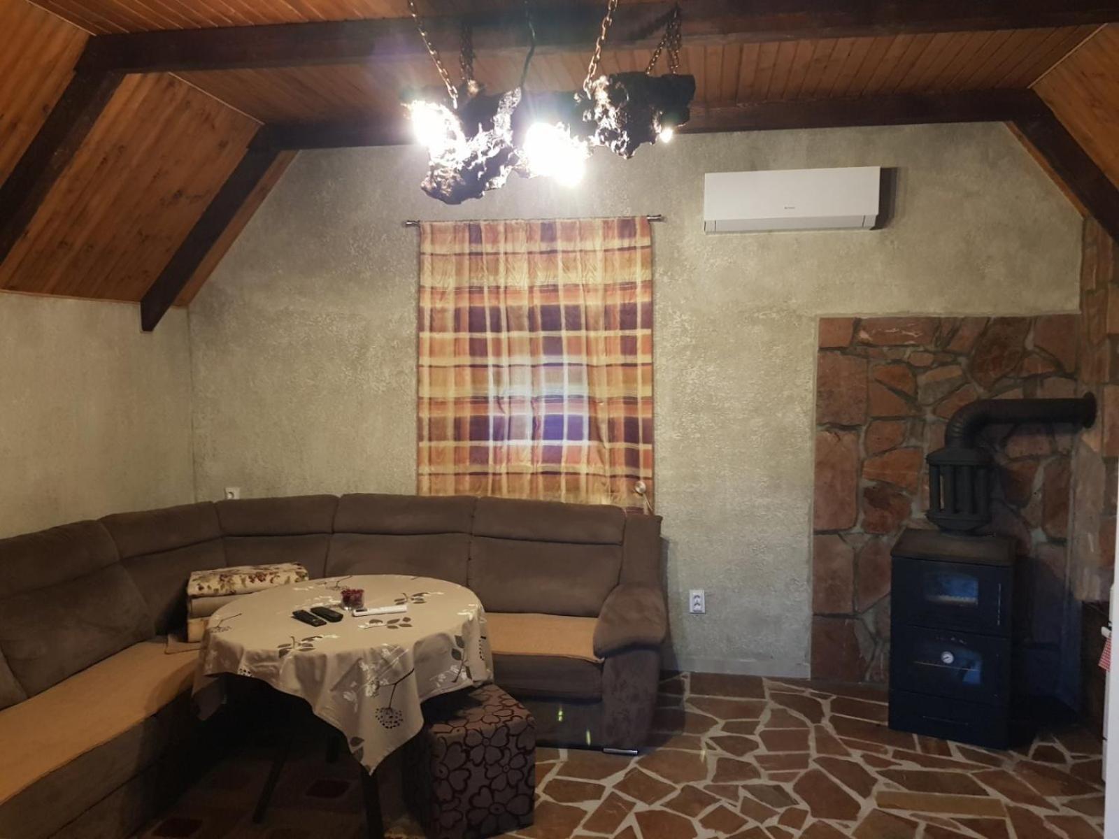Detached House Milivoje Hotel Poscenje Ngoại thất bức ảnh
