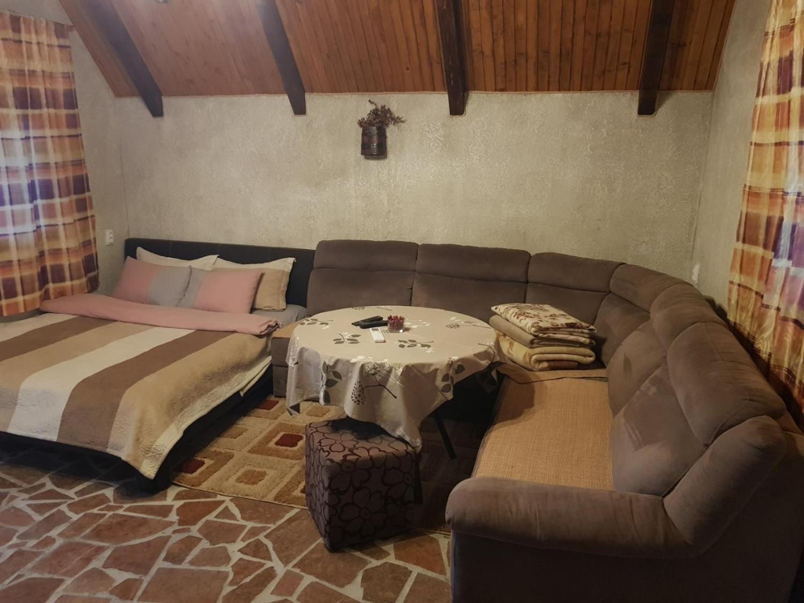 Detached House Milivoje Hotel Poscenje Ngoại thất bức ảnh