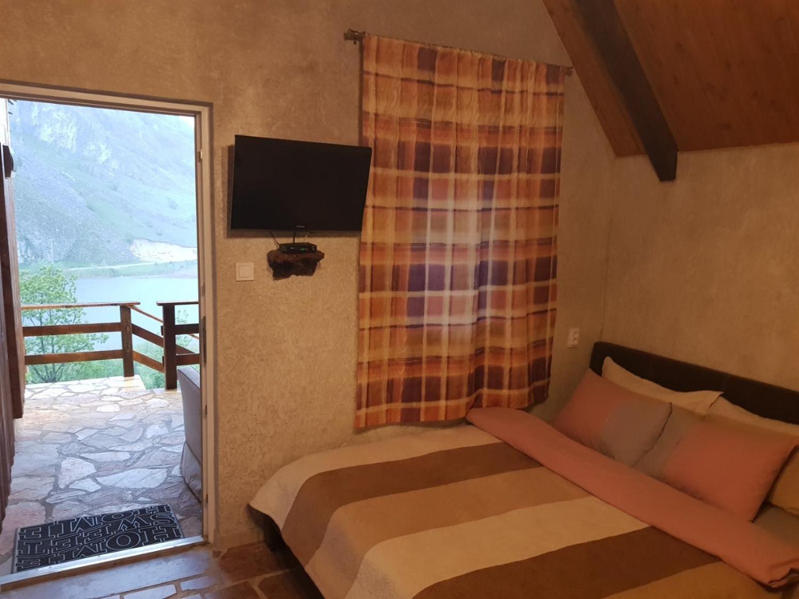 Detached House Milivoje Hotel Poscenje Ngoại thất bức ảnh
